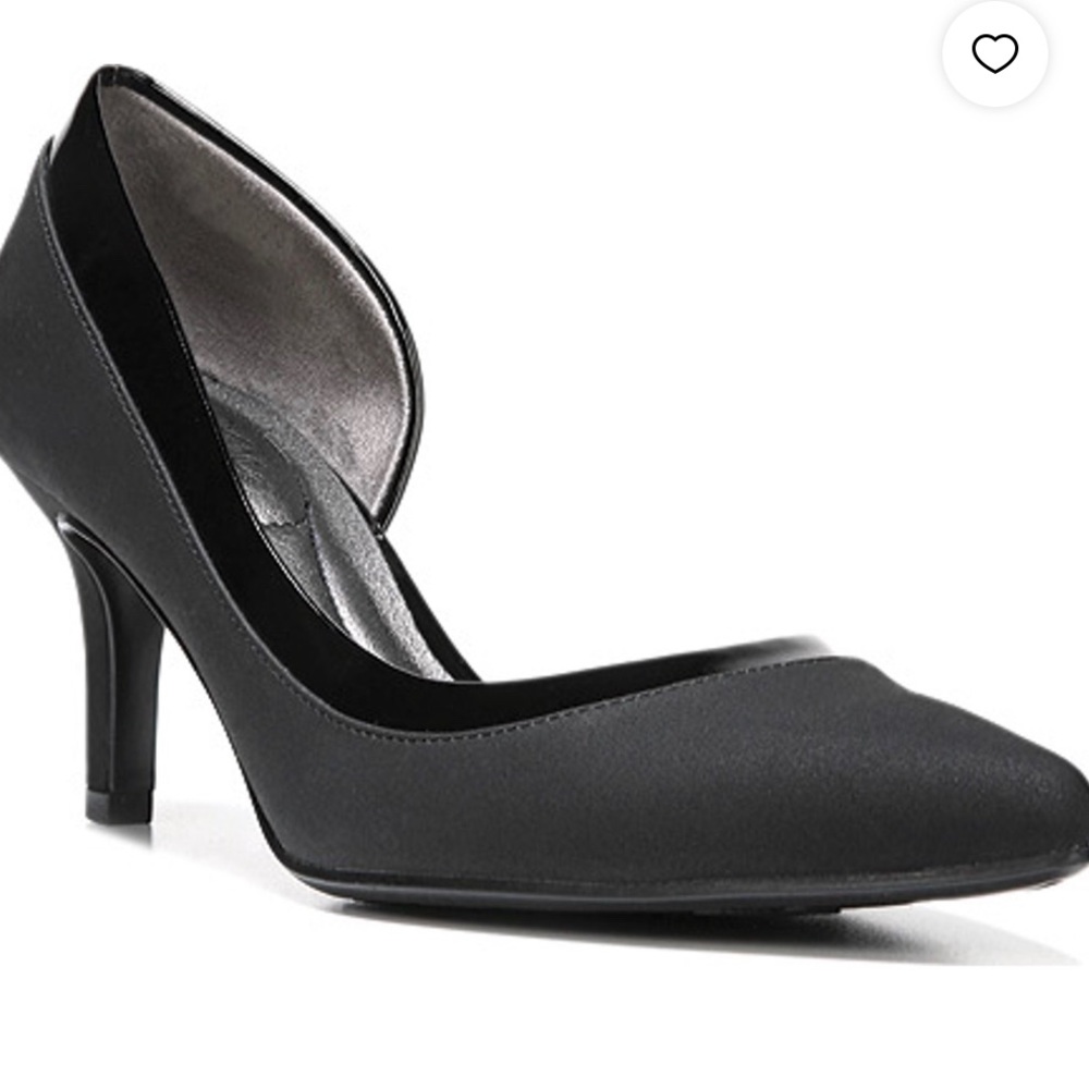 Black pump used like new
